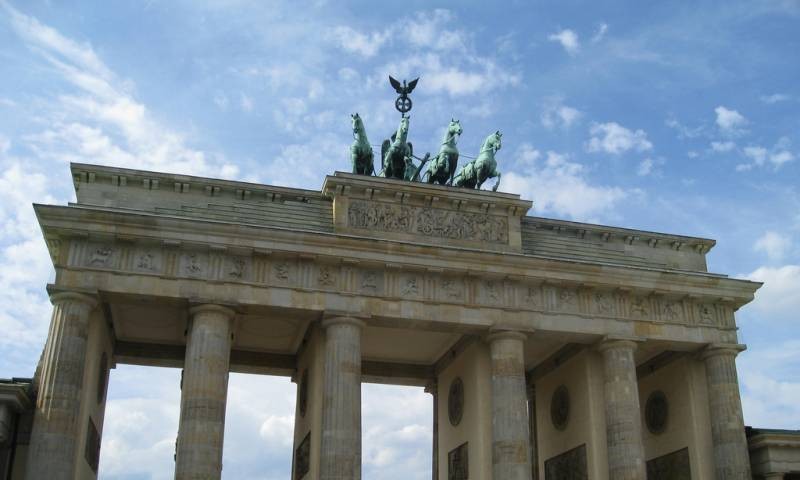 placeat-molestias-unde-eaque-facilis-aut-voluptatibus-debitis
